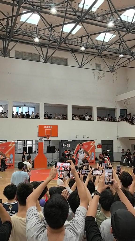 PJ·华盛顿中国行三分5中0,上赛季命中率32.5%显隐忧 PJ·华盛顿中国行三分5中0,上赛季命中率32.5%显隐忧