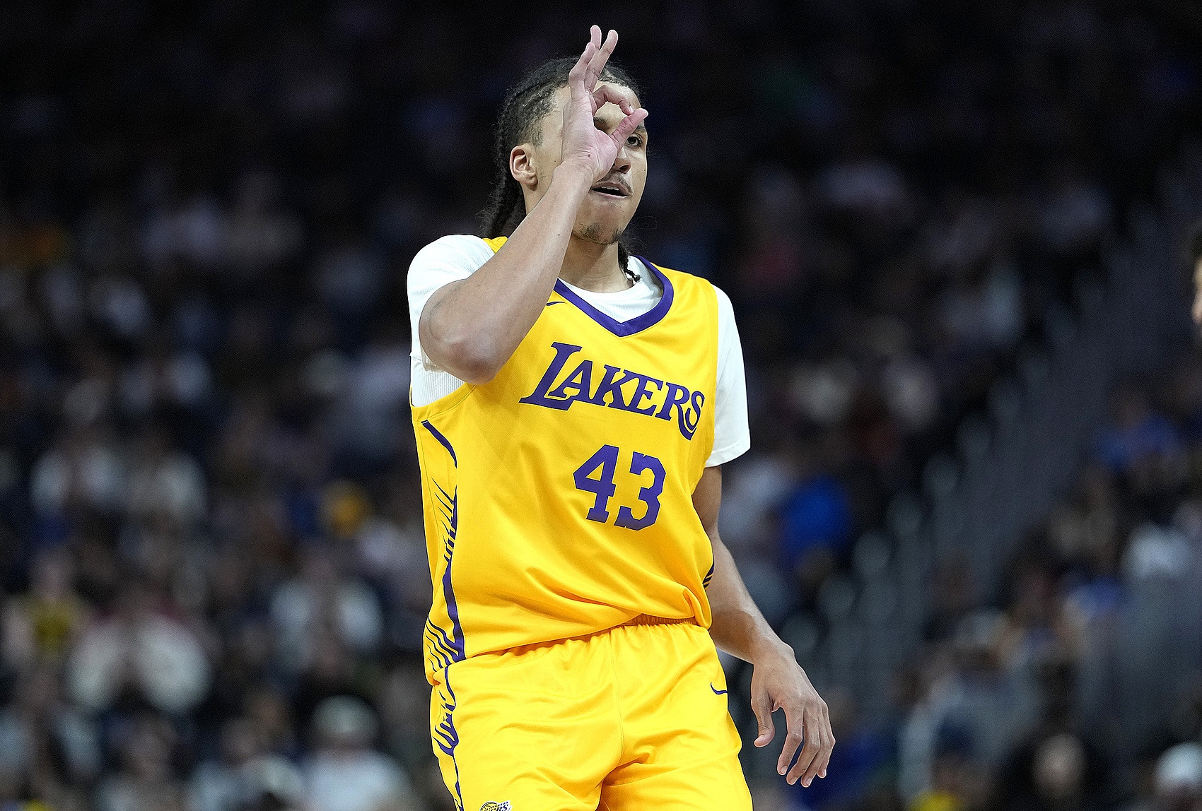 蒂耶罗20+4+4，卡尔18分：湖人双新秀合砍38分擒雷霆