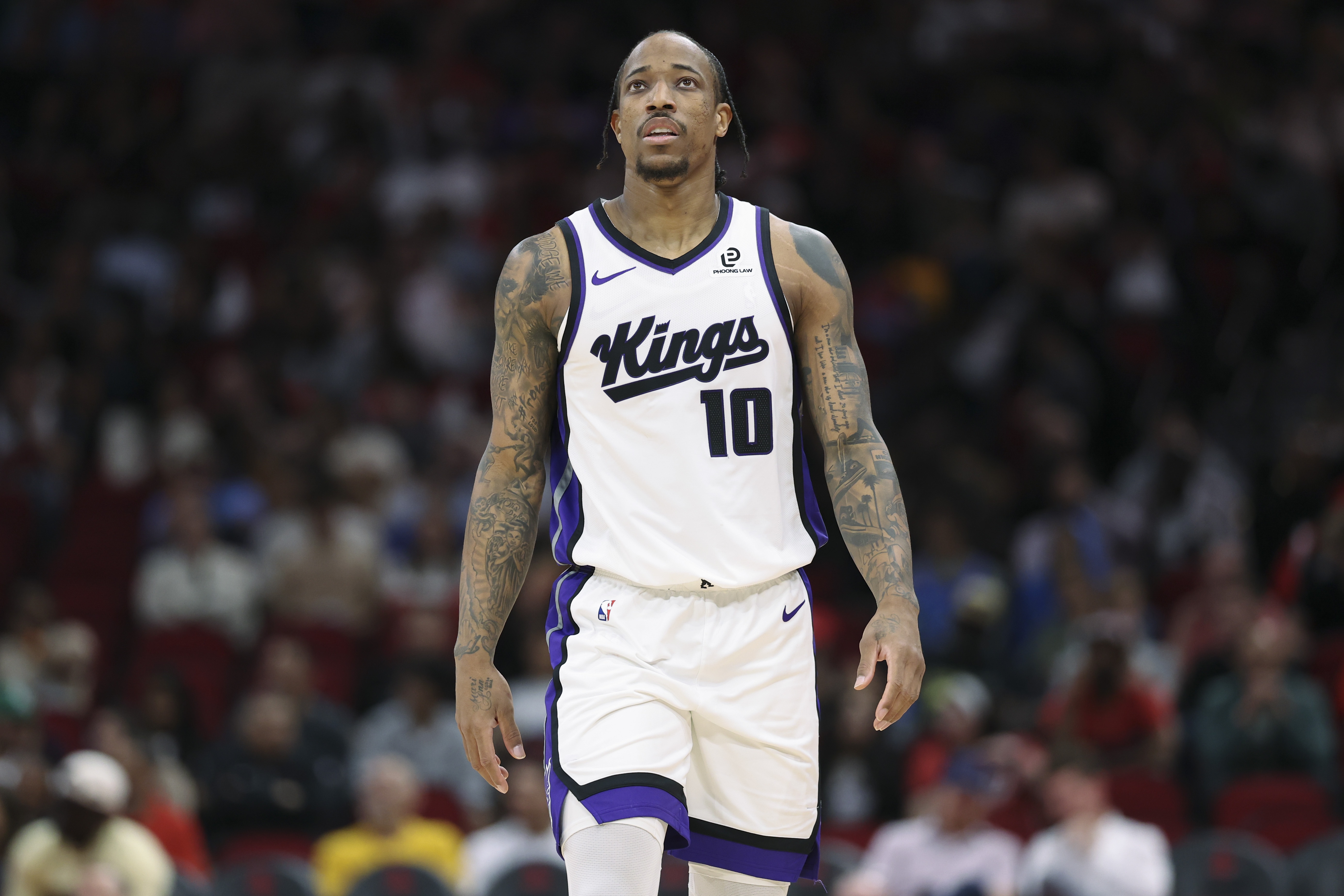 詹姆斯去哪儿与伦纳德交易冻结 NBA多队陷入连锁停滞