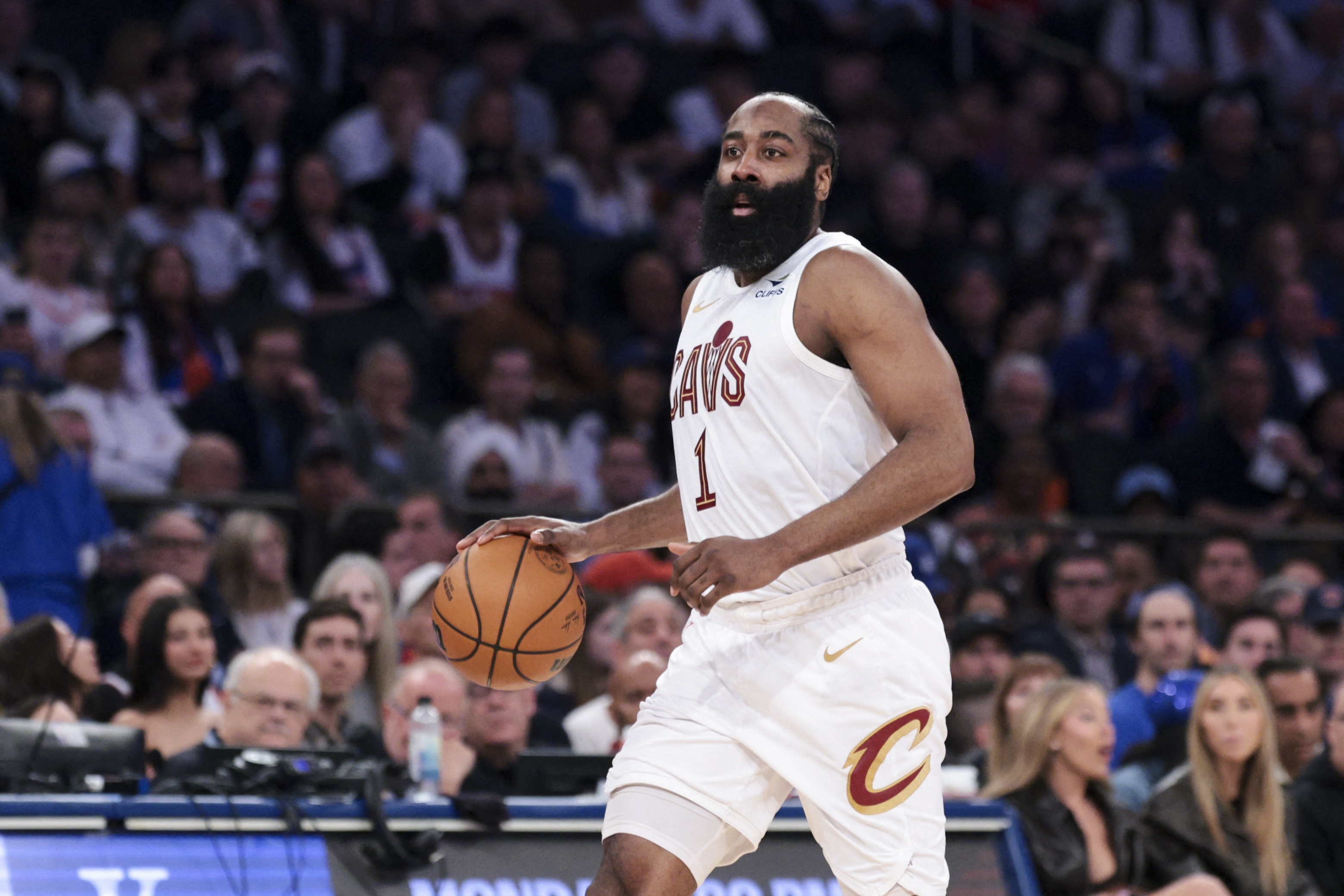詹姆斯去哪儿与伦纳德交易冻结 NBA多队陷入连锁停滞