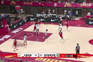 [张子宇负角度上篮]柔和手感！张子宇篮下被对手顶至负角度，但依旧稳稳将球放进